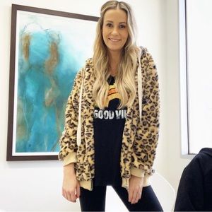 Leopard Oversized Fleece Jacket-Amazon original $32 selling $20.Great condition!